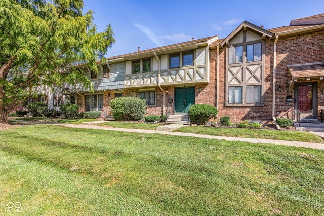8119 Bromley Place, Indianapolis, IN 46219