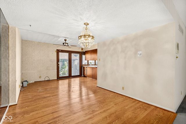 8119 Bromley Place, Indianapolis, IN 46219