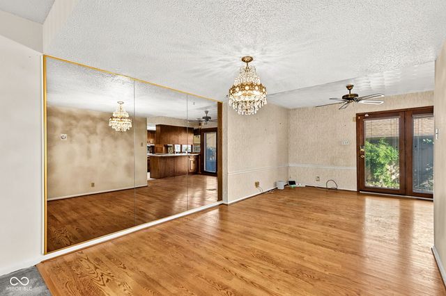 8119 Bromley Place, Indianapolis, IN 46219