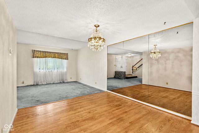 8119 Bromley Place, Indianapolis, IN 46219