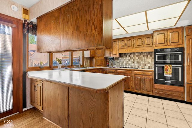 8119 Bromley Place, Indianapolis, IN 46219