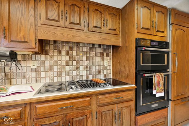 8119 Bromley Place, Indianapolis, IN 46219