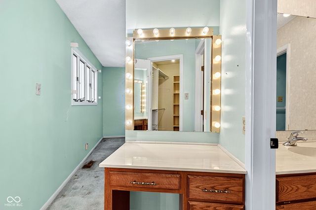 8119 Bromley Place, Indianapolis, IN 46219