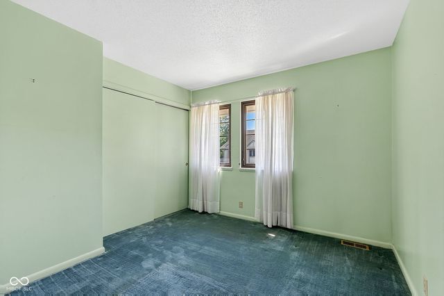8119 Bromley Place, Indianapolis, IN 46219
