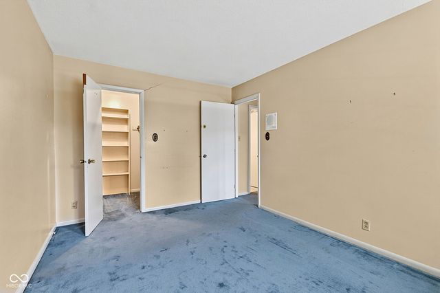 8119 Bromley Place, Indianapolis, IN 46219