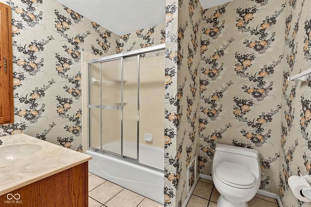 8119 Bromley Place, Indianapolis, IN 46219