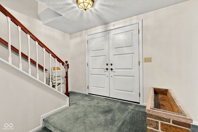 8119 Bromley Place, Indianapolis, IN 46219