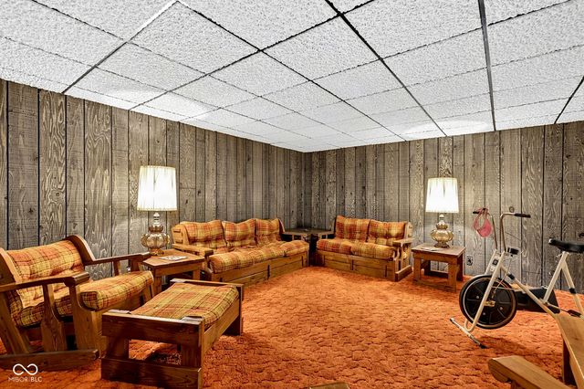 8119 Bromley Place, Indianapolis, IN 46219
