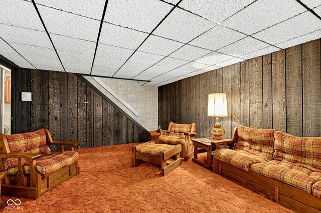 8119 Bromley Place, Indianapolis, IN 46219