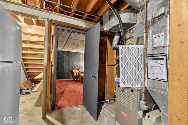 8119 Bromley Place, Indianapolis, IN 46219