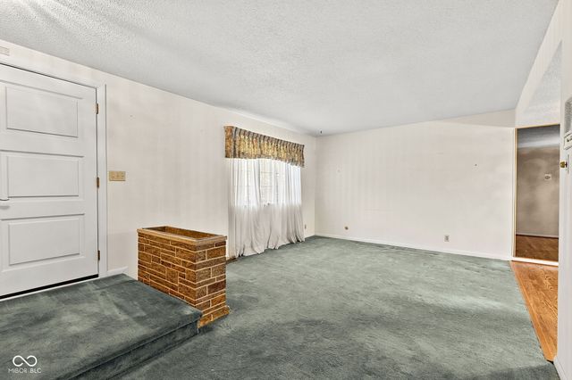 8119 Bromley Place, Indianapolis, IN 46219
