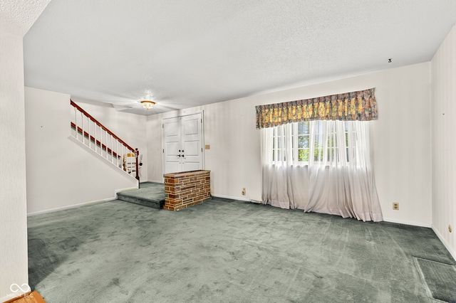 8119 Bromley Place, Indianapolis, IN 46219