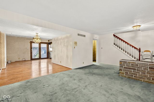 8119 Bromley Place, Indianapolis, IN 46219