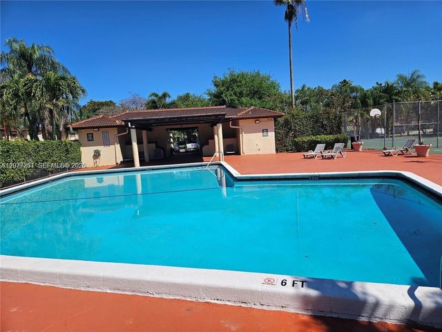 8837 NW 48th St ., Sunrise, FL 33351