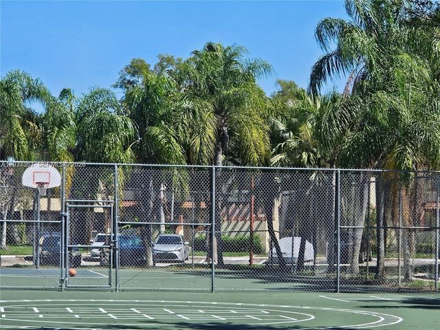 8837 NW 48th St ., Sunrise, FL 33351