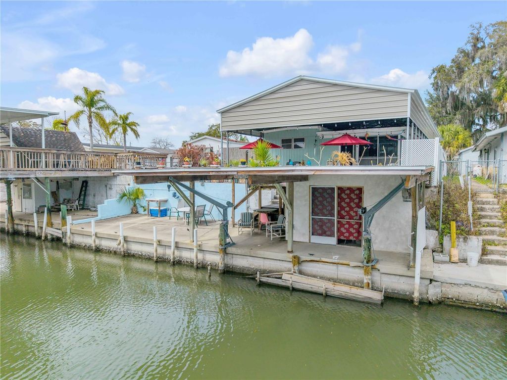 201 GARY AVENUE, Oak Hill, FL 32759