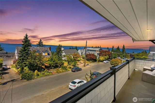4048 56th Avenue SW, Seattle, WA 98116