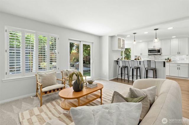 4048 56th Avenue SW, Seattle, WA 98116