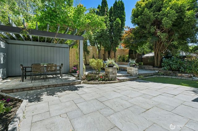 4048 56th Avenue SW, Seattle, WA 98116