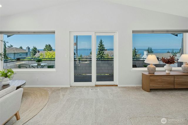 4048 56th Avenue SW, Seattle, WA 98116