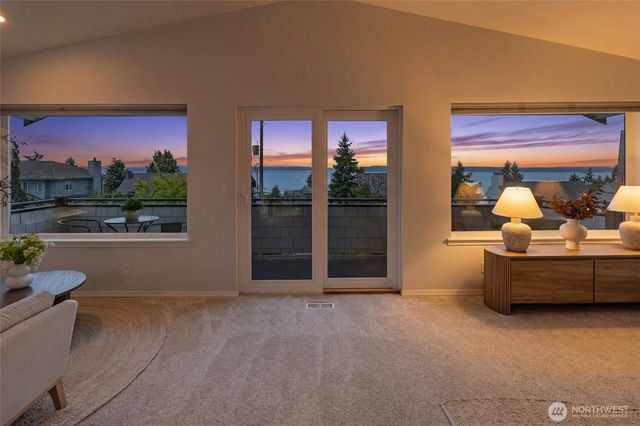 4048 56th Avenue SW, Seattle, WA 98116