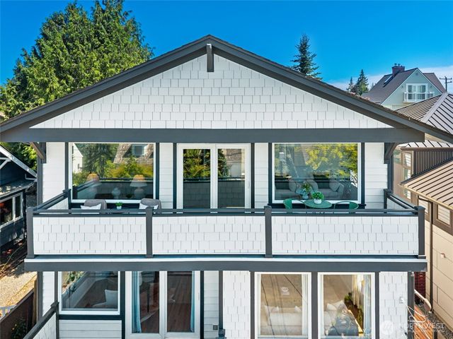 4048 56th Avenue SW, Seattle, WA 98116