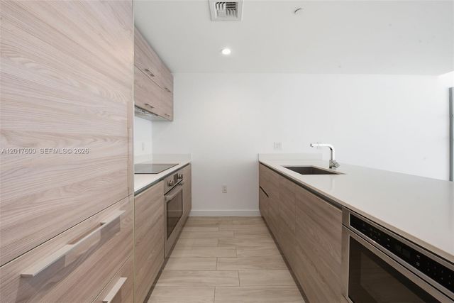 1300 S Miami Ave 1411, Miami, FL 33130
