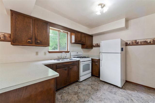 3250 Groveland Road, Groveland Township, MI 48462