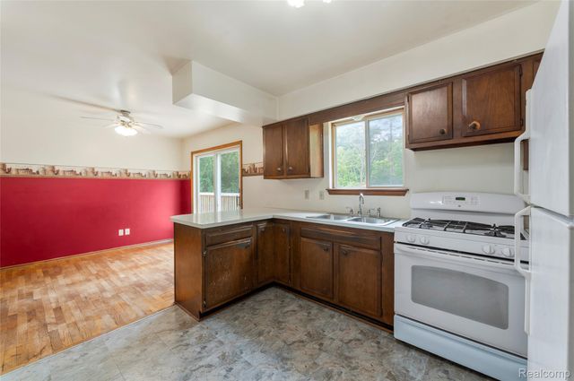 3250 Groveland Road, Groveland Township, MI 48462