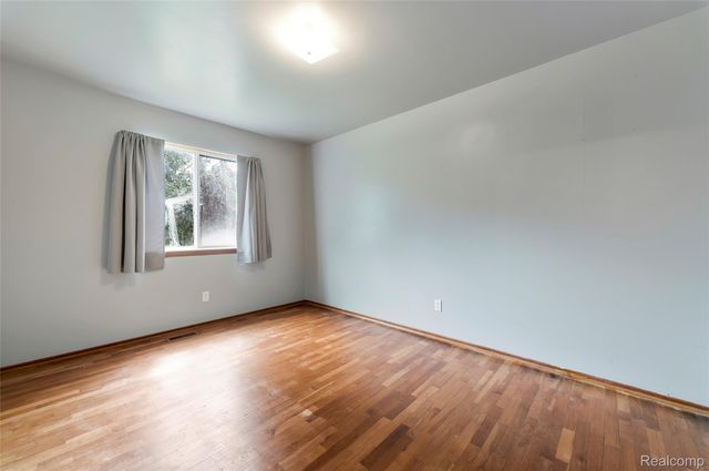 3250 Groveland Road, Groveland Township, MI 48462