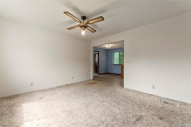 3250 Groveland Road, Groveland Township, MI 48462