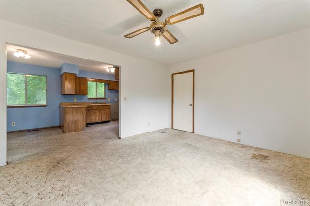 3250 Groveland Road, Groveland Township, MI 48462