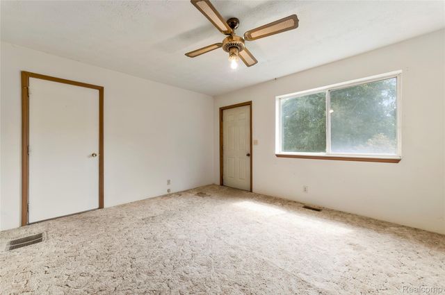 3250 Groveland Road, Groveland Township, MI 48462