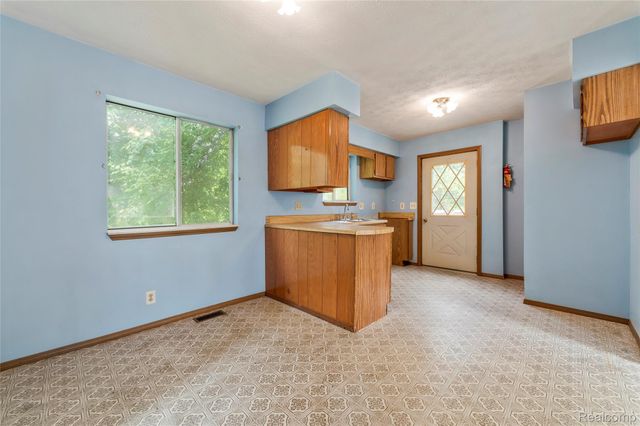 3250 Groveland Road, Groveland Township, MI 48462
