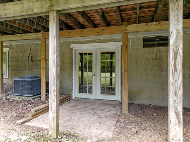 3250 Groveland Road, Groveland Township, MI 48462