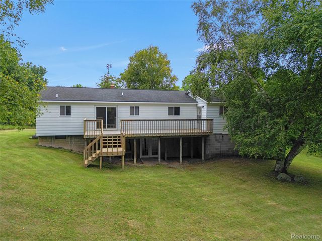 3250 Groveland Road, Groveland Township, MI 48462
