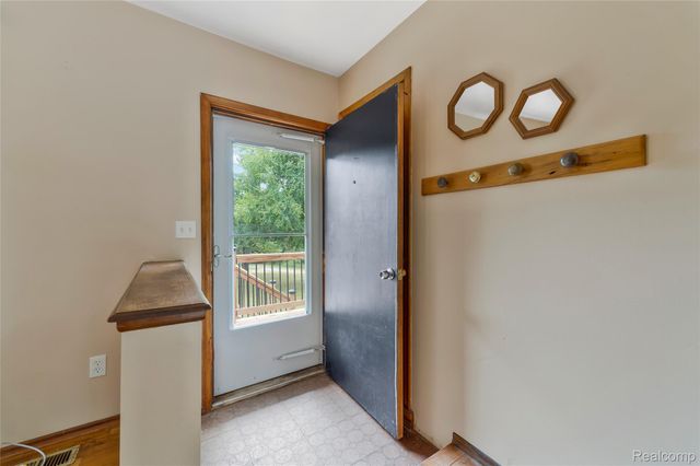 3250 Groveland Road, Groveland Township, MI 48462