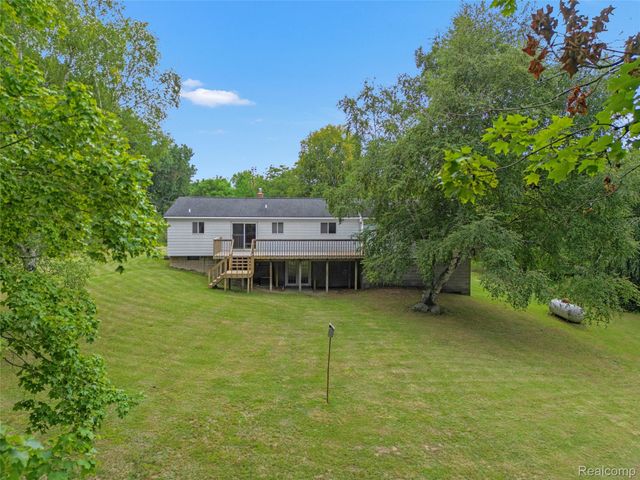 3250 Groveland Road, Groveland Township, MI 48462
