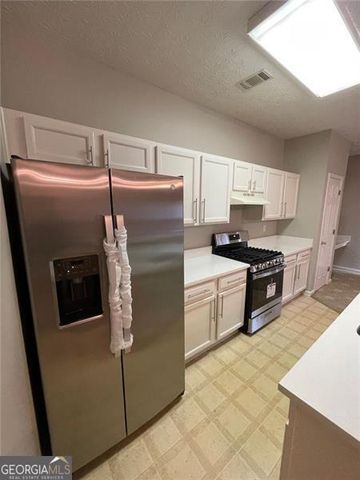 1028 Montague Place Court, Lawrenceville, GA 30043