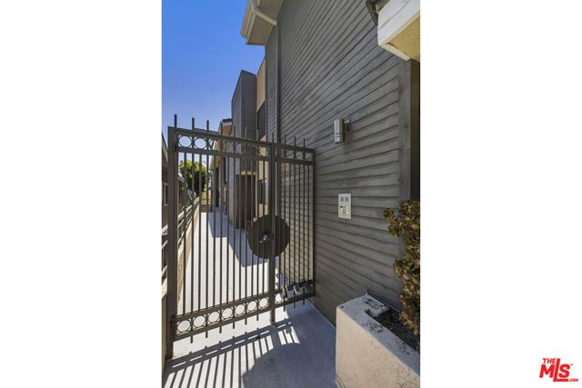 412 W Dryden Street 2, Glendale, CA 91202