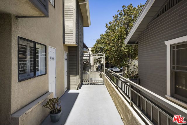 412 W Dryden Street 2, Glendale, CA 91202