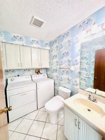 604 SE Castle Court D, Port St. Lucie D, Port St Lucie, FL 34952