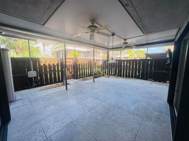 604 SE Castle Court D, Port St. Lucie D, Port St Lucie, FL 34952