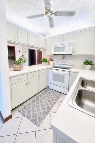 604 SE Castle Court D, Port St. Lucie D, Port St Lucie, FL 34952