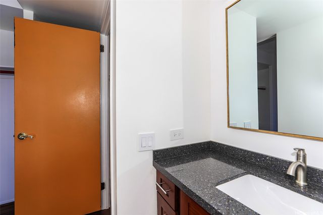 225 Queen Street 20D, Honolulu, HI 96813