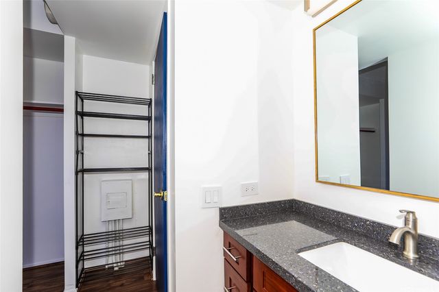 225 Queen Street 20D, Honolulu, HI 96813