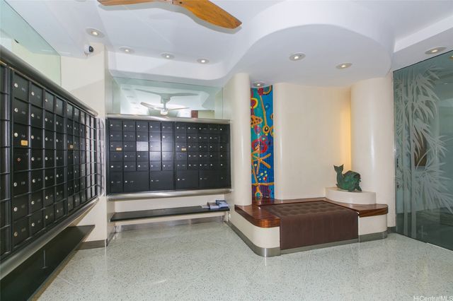 225 Queen Street 20D, Honolulu, HI 96813
