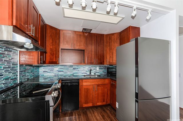 225 Queen Street 20D, Honolulu, HI 96813