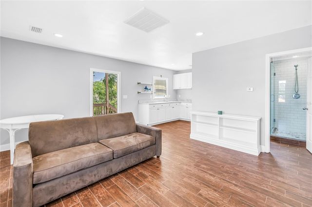 519 31ST AVENUE N, St Petersburg, FL 33704