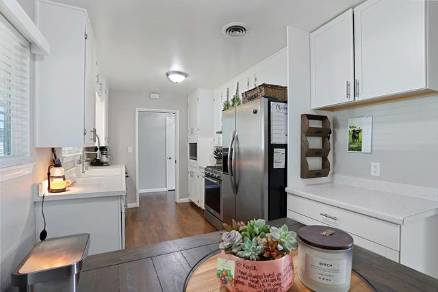 1518 Carverwood Dr, Modesto, CA 95350